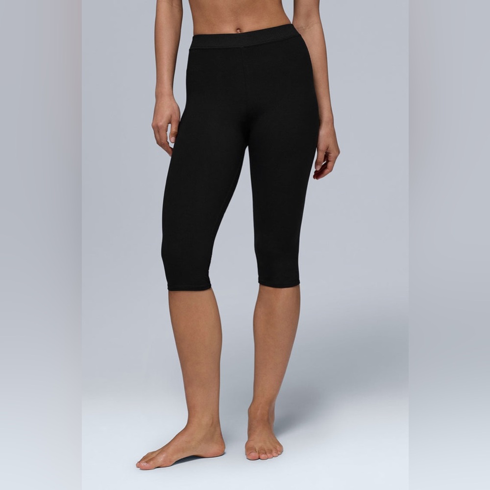 Alo yoga iconic 90s crop legging